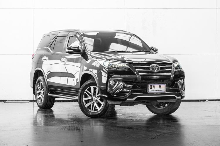 Toyota Fortuner 2016 2.4 V Utility-car ดีเซล ไม่ติดแก๊ส เกียร์อัตโนมัติ ดำ รูปที่ 2