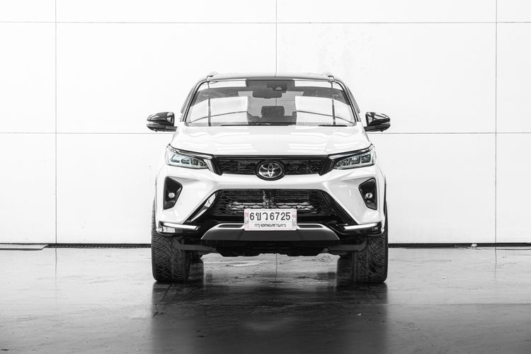 Toyota Fortuner 2020 2.8 Legender Black Top 4WD Utility-car ดีเซล ไม่ติดแก๊ส เกียร์อัตโนมัติ ขาว รูปที่ 3