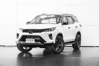 Toyota Fortuner 2.8 Legender Blacktop 4WD สีขาวดำ ปี 2020 (รหัส 119V52)