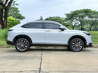 ฟรีดาวน์ HONDA HRV 1.5 HEV รุ่นRS รุ่นใหม่ล่าสุด SUNROOP สีขาว ปี2567(จดทะเบียน2024) รถสวย วิ่งเพียง 40,000 กม เจ้าเดียวออกป้ายแดงศูนย์ฮอนด้า.