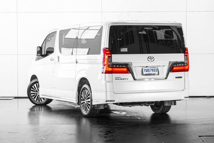 Toyota Majesty 2019 2.8 Grand Utility-car เบนซิน ไม่ติดแก๊ส เกียร์อัตโนมัติ ขาว รูปที่ 4