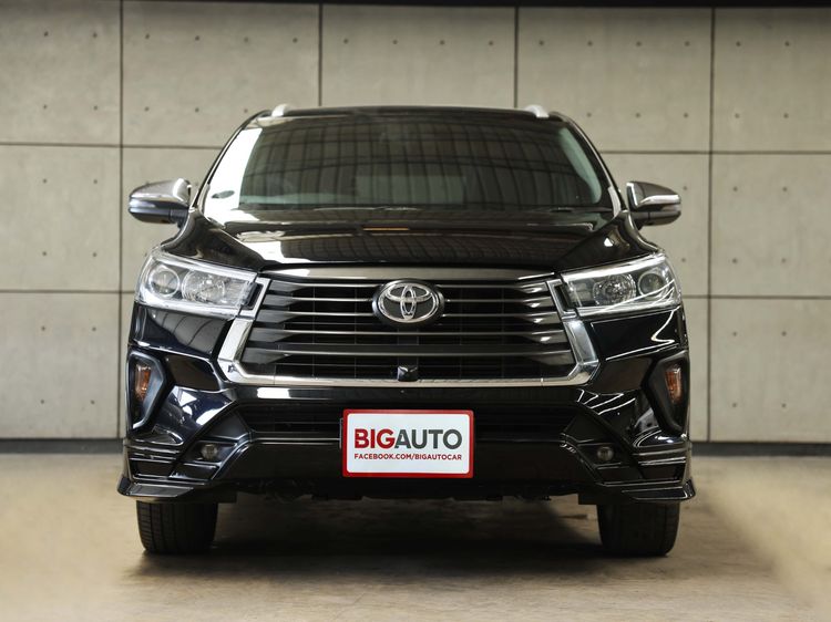 Toyota Innova 2022 2.8 Crysta Premium Utility-car ดีเซล ไม่ติดแก๊ส เกียร์อัตโนมัติ ดำ รูปที่ 3