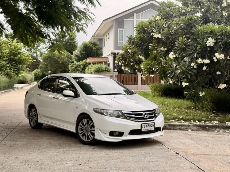 Honda City 2013 1.5 V i-VTEC Sedan เบนซิน ไม่ติดแก๊ส เกียร์อัตโนมัติ ขาว