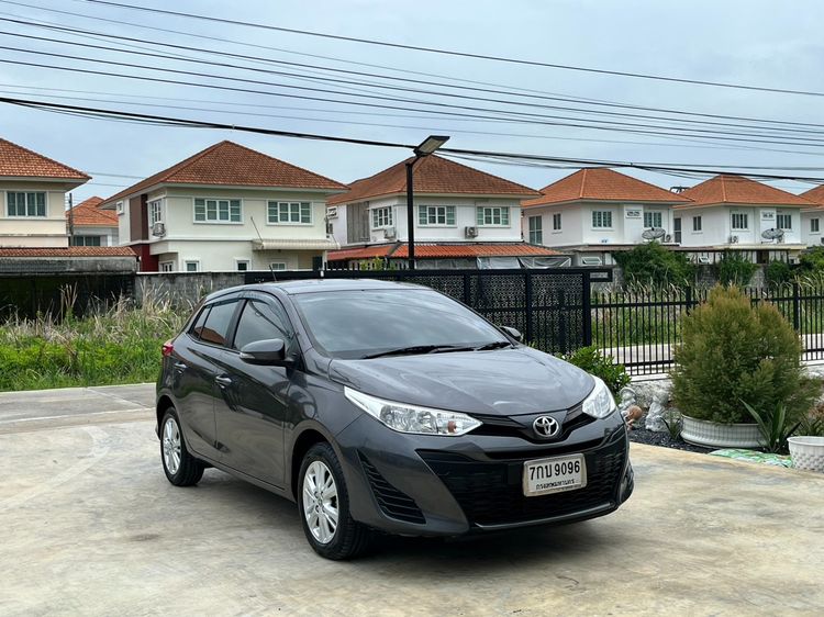 Toyota Yaris 2018 1.2 E Sedan เบนซิน ไม่ติดแก๊ส เกียร์อัตโนมัติ เทา รูปที่ 3