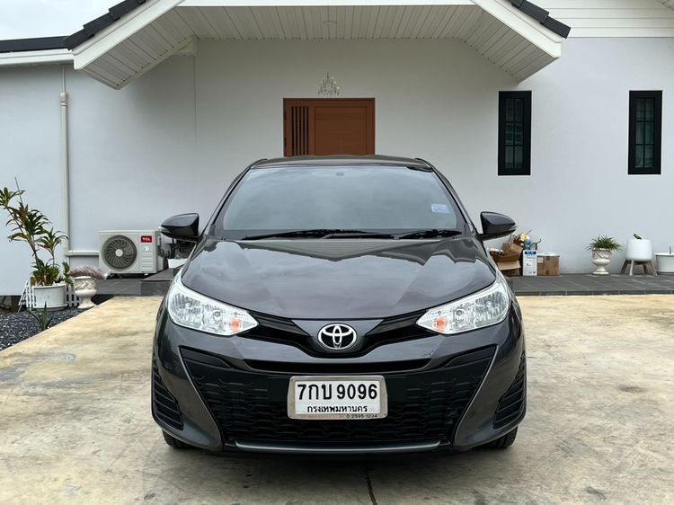 Toyota Yaris 2018 1.2 E Sedan เบนซิน ไม่ติดแก๊ส เกียร์อัตโนมัติ เทา รูปที่ 2