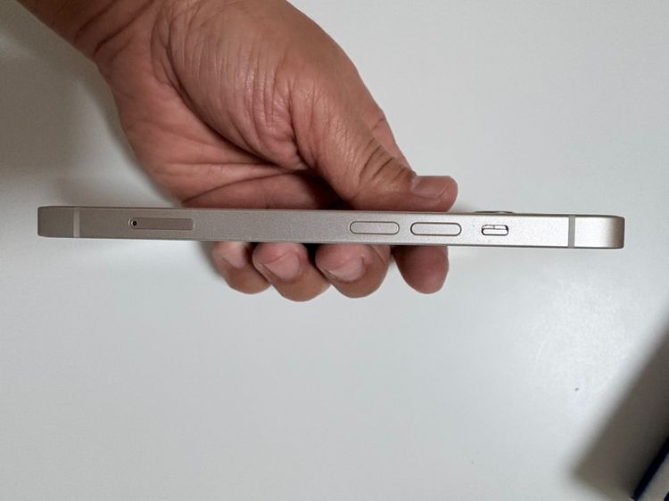 128 GB Iphone 13 ขนาด 128GB สีขาว สภาพ 99 เปอร์เซ็น 
