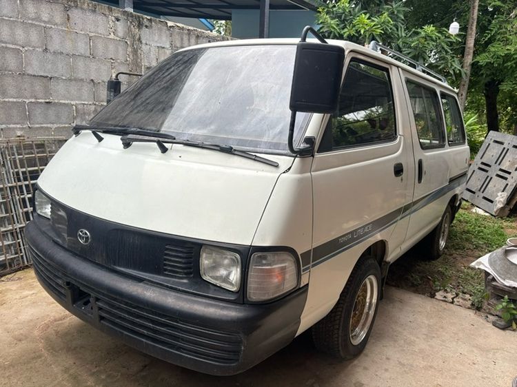 รถ Toyota Liace รุ่นย่อยอื่นๆ สี ขาว