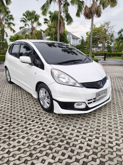 Honda Jazz 2011 1.5 V i-VTEC Sedan เบนซิน ไม่ติดแก๊ส เกียร์อัตโนมัติ ขาว รูปที่ 2
