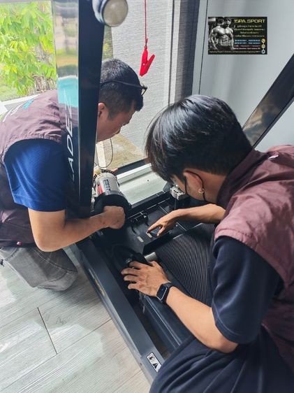 ช่างเปลี่ยนมอเตอร์​ ​เปลี่ยนสายพาน​ เปลี่ยนพื้นกระดานลู่วิ่งไฟฟ้า​Bladez​S309​ ช่างซ่อมลู่วิ่งไฟฟ้าปทุมธานี345​ ซ่อมได้ทุกรุ่น​ ทุกยี่ห้อ​ทุก​ อาการ​ บริการถึงบ้านท่านทั่วไทย รูปที่ 15