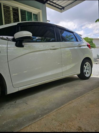 Honda Jazz 2019 1.5 S Sedan เบนซิน เกียร์อัตโนมัติ ขาว รูปที่ 4
