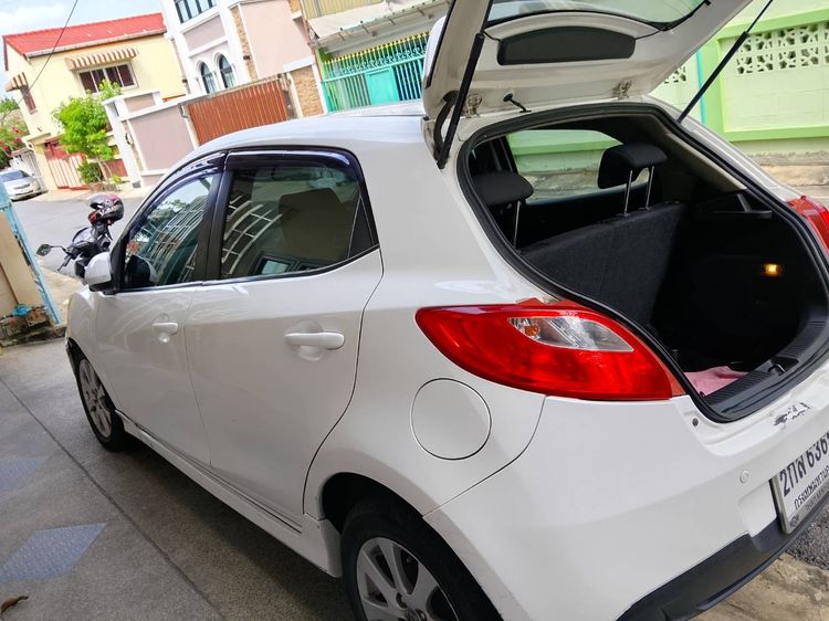 รถ Mazda Mazda 2 1.3 Sports สี ขาว