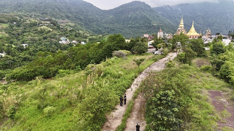 เจ้าของขายเอง ที่ดิน 10 ไร่ ติดวัดพระธาตุผาซ่อนแก้ว เขาค้อ โฉนดครุฑแดง 2 แปลง ติดถนน 2 ด้าน เหมาะทำรีสอร์ท พร้อมโอน 59 ล้าน ยินดีรับนายหน้า