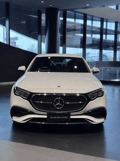 รถ Mercedes-Benz E-Class E220 สี ขาว