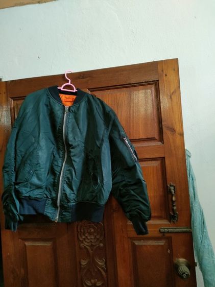 ขายเสื้อเจคเกตไฟท์อัลฟ้าไซร์xlสีนำเงินไม่ขาดไม่ปะสีเข้มสวย รูปที่ 3