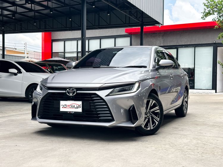 Toyota Yaris ATIV 2023 1.2 Premium Sedan เบนซิน เกียร์อัตโนมัติ เทา