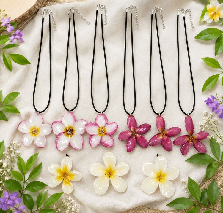 ✨ โปรโมชั่นพิเศษ ✨  🌸 สร้อยคอดอกลีลาวดีแท้ (Plumeria) แฮนด์เมด