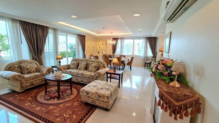 มีบางส่วน Penthouse duplex for rent 22nd-23rd floor Piyathip Place, Sukhumvit 39. รูปที่ 3