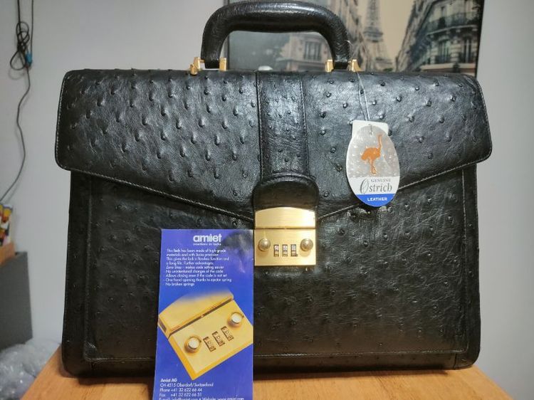 งานระดับ Masterpiece กระเป๋าเอกสารนักธุรกิจ/ผู้บริหาร หนังนกกระจอกเทศแท้ 100%(Genuine Ostrich Leather Briefcase) ล็อกหรู amiet Swiss Made 💼✨ รูปที่ 3