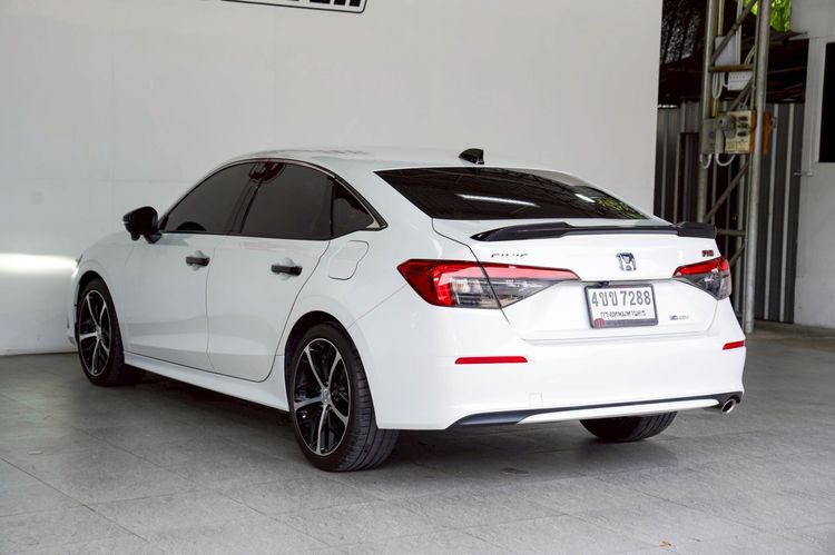 Honda Civic 2022 2.0 eHEV RS Sedan ไฮบริด ไม่ติดแก๊ส เกียร์อัตโนมัติ ขาว รูปที่ 4