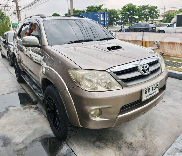 Toyota Fortuner 2006 3.0 V 4WD Utility-car ดีเซล เกียร์อัตโนมัติ บรอนซ์ทอง รูปที่ 2