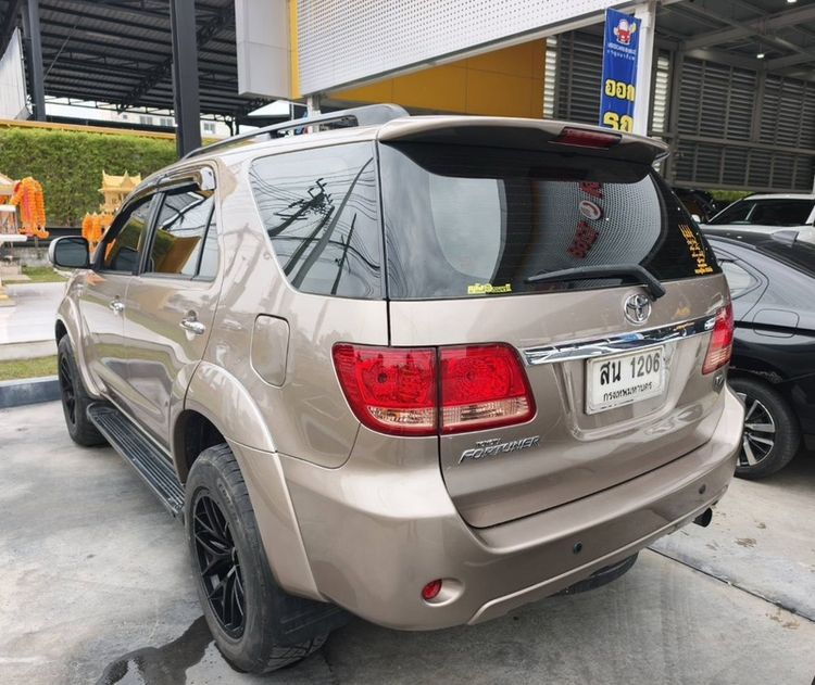 Toyota Fortuner 2006 3.0 V 4WD Utility-car ดีเซล เกียร์อัตโนมัติ บรอนซ์ทอง รูปที่ 4