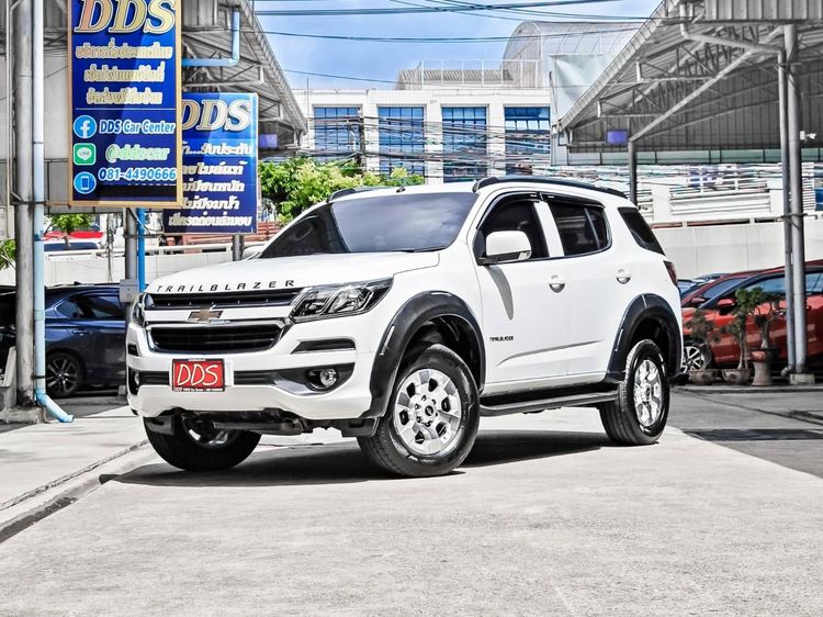 รถ Chevrolet Trailblazer 2.5 LT สี ขาว