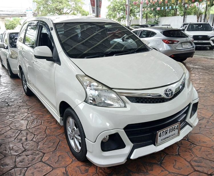 รถ Toyota Avanza 1.5 S Touring สี ขาว
