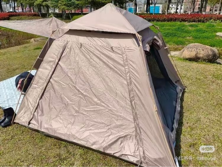 Camping tent