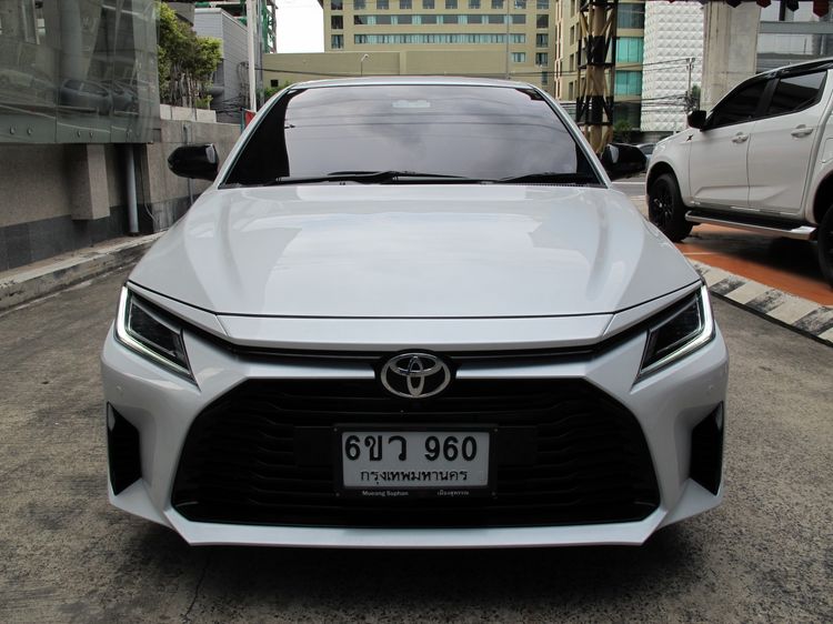 Toyota Yaris ATIV 2025 1.2 Premium Luxury Sedan เบนซิน ไม่ติดแก๊ส เกียร์อัตโนมัติ ขาว รูปที่ 3
