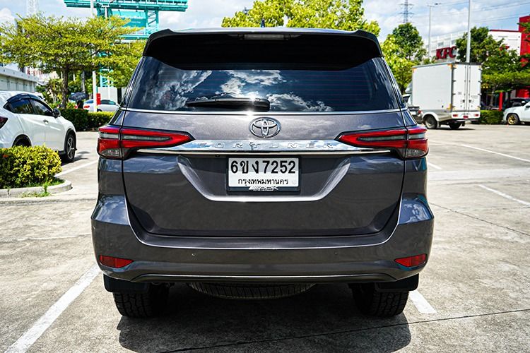 Toyota Fortuner 2020 2.4 V Utility-car ดีเซล เกียร์อัตโนมัติ เทา รูปที่ 4