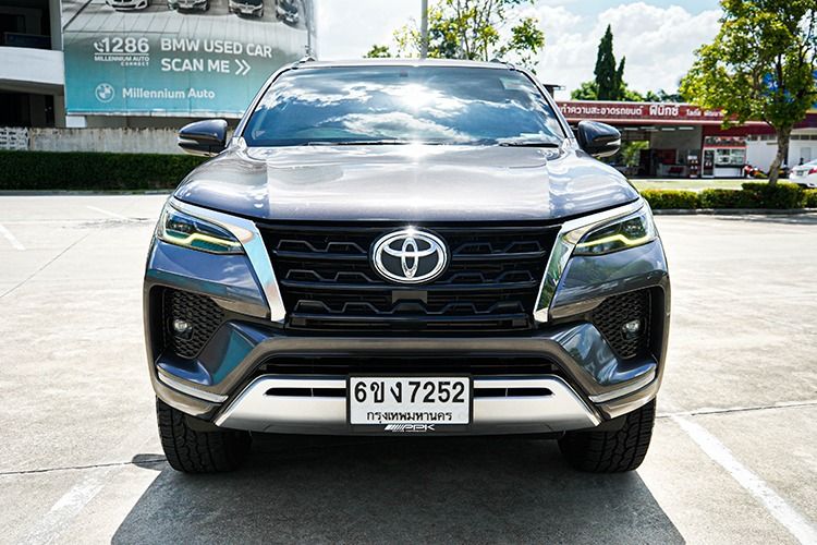 Toyota Fortuner 2020 2.4 V Utility-car ดีเซล เกียร์อัตโนมัติ เทา รูปที่ 2
