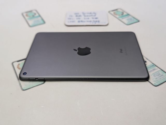 ขาย เทิร์น iPad Mini 5 64 Gb Wifi ศูนย์ไทย มีตัวเครื่องอย่างเดียว ไม่มีอุปกรณ์อื่น เพียง 3,990 บาท ครับ รูปที่ 2