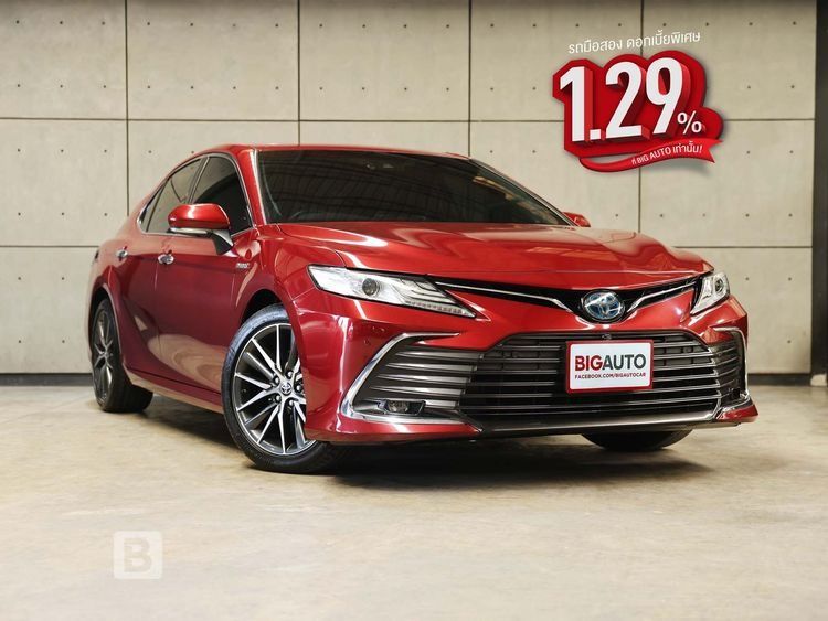 รถ Toyota Camry 2.5 Hybrid Premium Luxury สี แดง