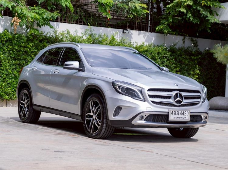 Mercedes-Benz GLA-Class 2017 GLA200 Utility-car เบนซิน ไม่ติดแก๊ส เกียร์อัตโนมัติ เงิน