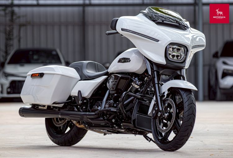 Harley Streetglide117 ปี2025 สีขาวหายาก มือเดียว วิ่ง6,000Mi.
