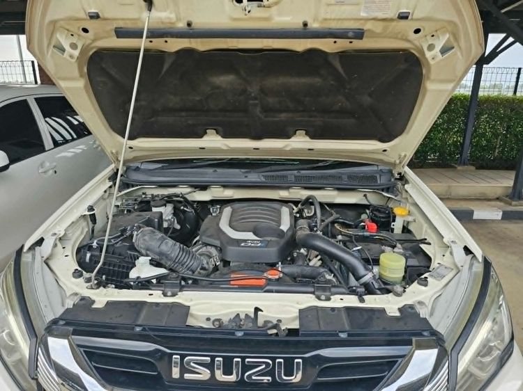 Isuzu MU-X 2019 1.9 The Onyx Utility-car ดีเซล ไม่ติดแก๊ส เกียร์อัตโนมัติ ขาว รูปที่ 3