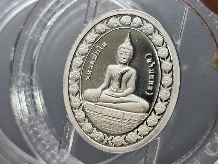 เหรียญพระพุทธไตรรัตนนายก หลวงพ่อโต (ซำปอกง) เนื้อเงิน 99 วัดกัลยาณมิตรวรมหาวิหาร พร้อมกล่องนอก รูปที่ 5