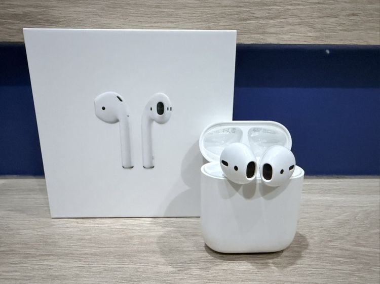 หูฟังไร้สาย AirPods Gen2 พร้อมเคสชาร์จ สีขาว มือสอง รูปที่ 2