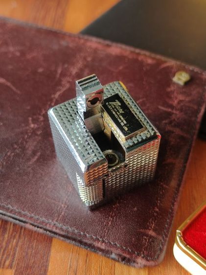 ไฟแช็ค🔥Vintage 1970s IPPAG Dice Gas Lighter - Japanese Chrome Diamond Cut Cube Pocket Lighter with Original Box รูปที่ 8