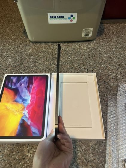 ขายiPadPro11นิ้วสีดำและสีขาว256กิ๊กWifi Celluer ใส่ซิมได้มีกล่องใช้งานดีถูกมากๆ รูปที่ 6