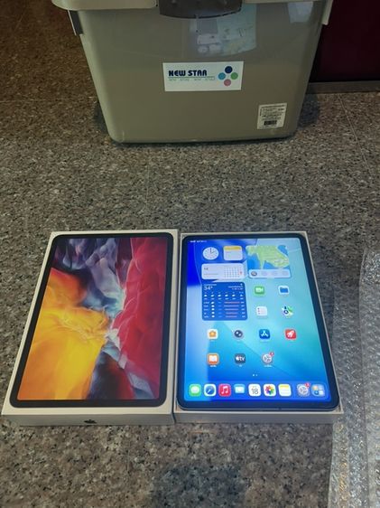ขายiPadPro11นิ้วสีดำและสีขาว256กิ๊กWifi Celluer ใส่ซิมได้มีกล่องใช้งานดีถูกมากๆ