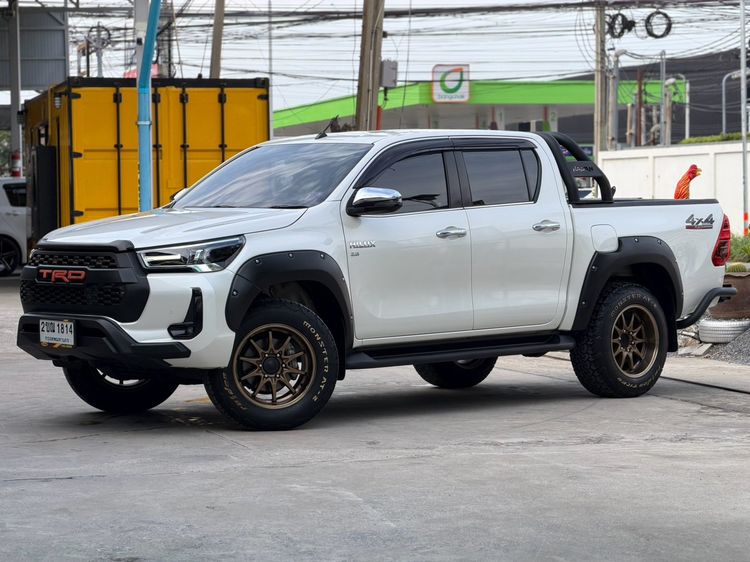 รถ Toyota Hilux Revo Double Cab 2.8 High 4WD สี ขาว