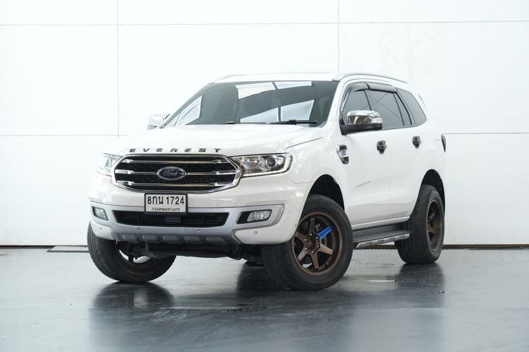 รถ Ford Everest 2.0 Titanium Plus สี ขาว