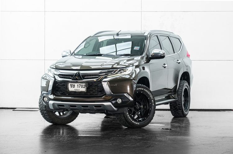รถ Mitsubishi Pajero Sport 2.4 GT Premium 4WD สี น้ำตาล