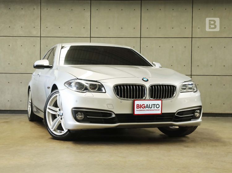 รถ BMW Series 5 528i สี บรอนซ์เงิน