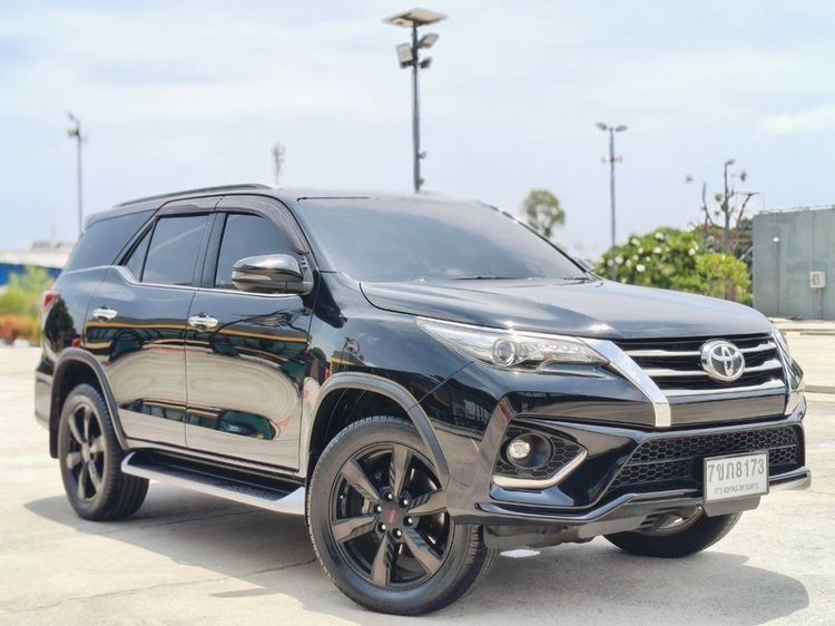 Toyota Fortuner 2018 2.8 TRD Sportivo 4WD Utility-car ดีเซล ไม่ติดแก๊ส เกียร์อัตโนมัติ ดำ รูปที่ 3