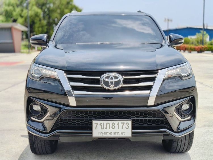 รถ Toyota Fortuner 2.8 TRD Sportivo 4WD สี ดำ