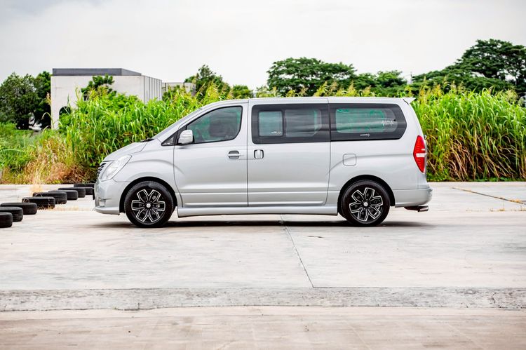 Hyundai H-1 2011 2.5 Deluxe Utility-car ดีเซล เกียร์อัตโนมัติ เทา รูปที่ 3