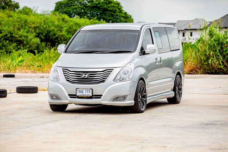 Hyundai H-1  2011 2.5 Deluxe Utility-car ดีเซล เกียร์อัตโนมัติ เทา