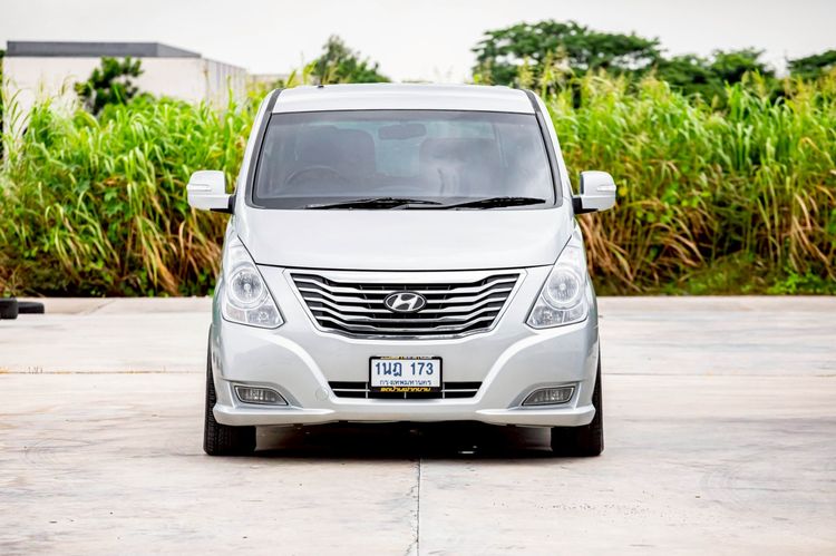Hyundai H-1 2011 2.5 Deluxe Utility-car ดีเซล เกียร์อัตโนมัติ เทา รูปที่ 2